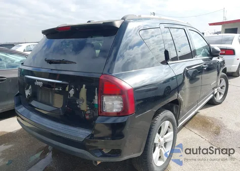 2017 Jeep Compass Sport Fwd z USA, uszkodzony, nr VIN 1C4NJCBAXHD147196